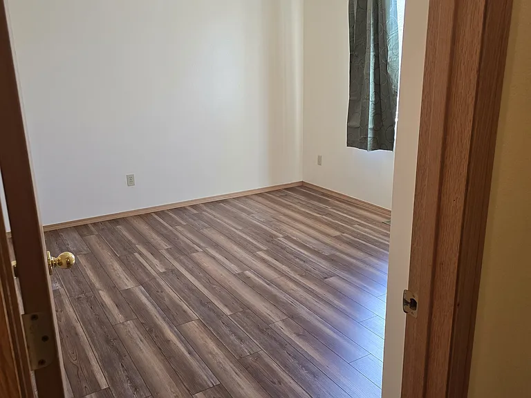 29 Michael Grove Ave — Photo 7