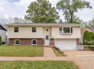 25 Crestview Ter, Buffalo Grove, IL