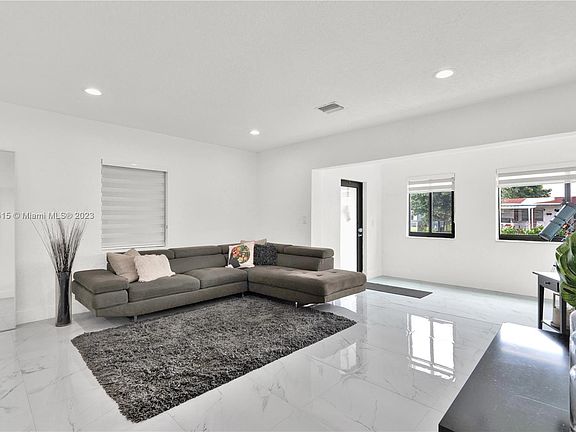 5th image of 15920 NW 18th Pl