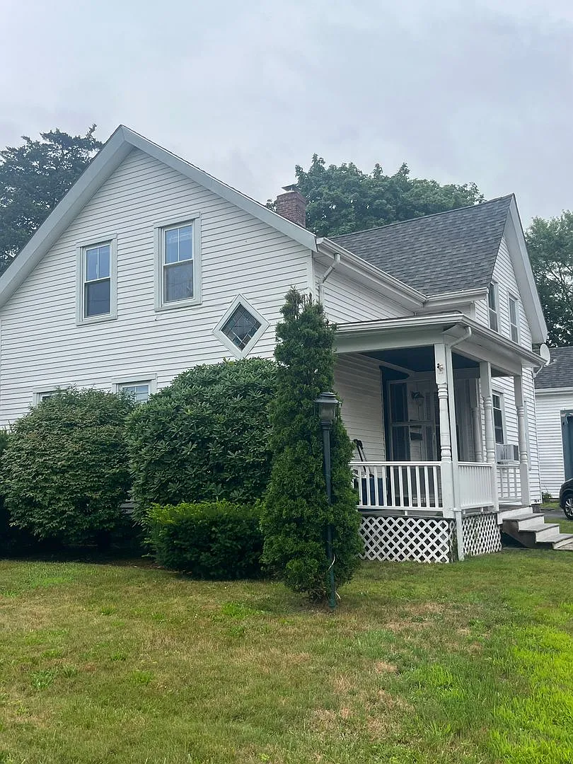 Charming 1 Bedroom 1 Bath Apt. in Middleboro — Photo 1
