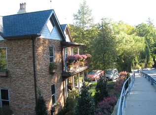 815 Bridge Rd, Charleston, WV 25314