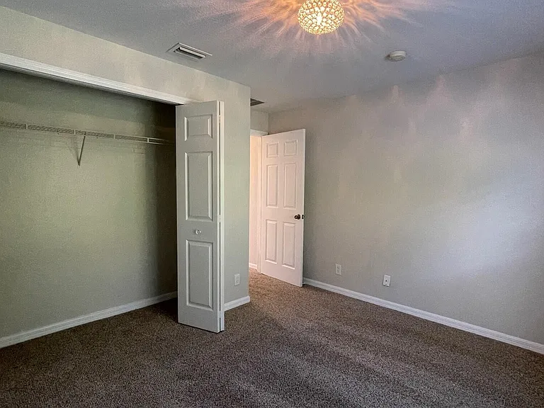 517 SW Paar Dr — Photo 17