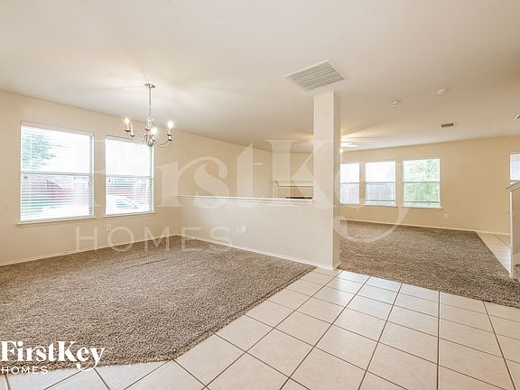 5th image of 414 Hackberry Dr