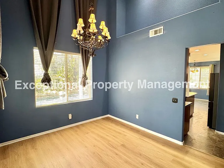14855 Hedgerow Ct — Photo 5