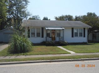 145 E 6th St, Roxana, IL 62084