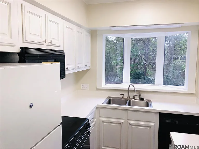 1503 Stanford Ave #1503 — Photo 5