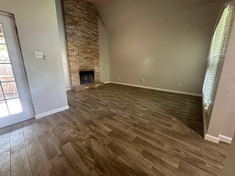 2002 Fleur De Lis Ct — Photo 1