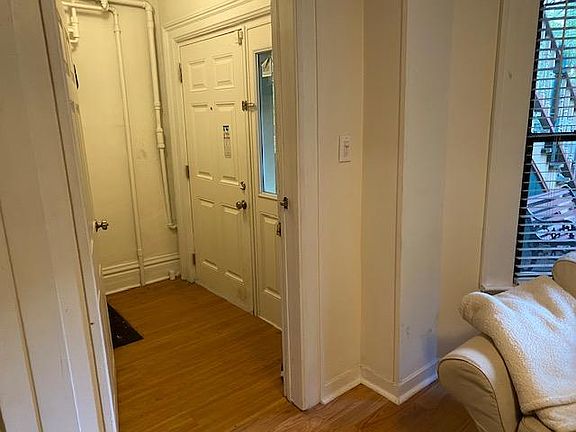 3rd image of 2052 N Bissell St #1
