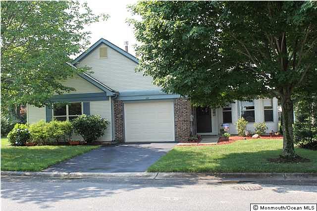 1st image of 322 Gardenia Dr