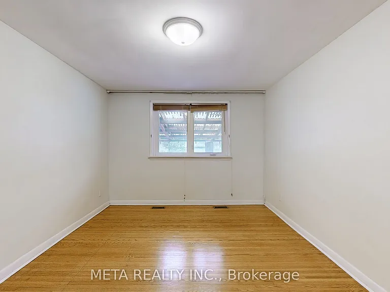 36 Dewlane Dr — Photo 12
