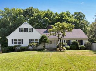 11 Taylor Rd, Mount Kisco, NY 10549