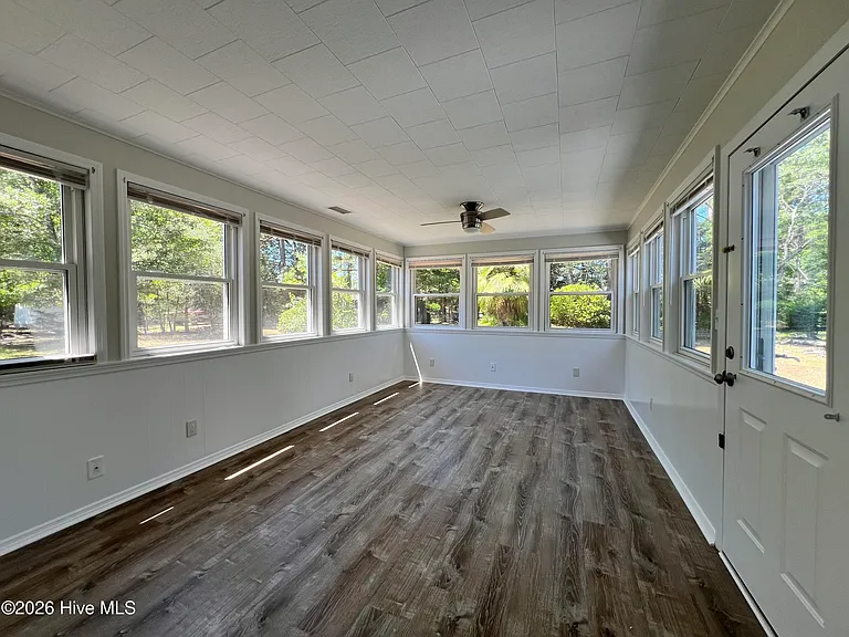 1093 Harbor Dr SW — Photo 15