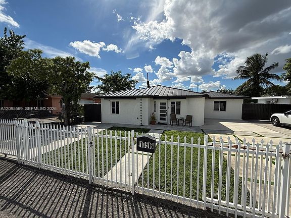 2nd image of 10516 NW 36th Pl
