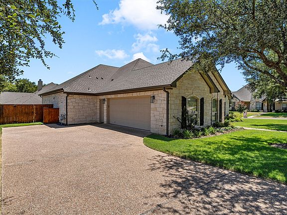 2nd image of 101 Morningview Cir