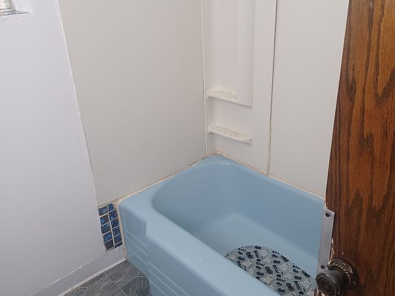 5th image of 13816 S Tracy Ave