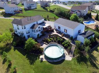 246 Courtney Ct, Spring Grove, PA 17362