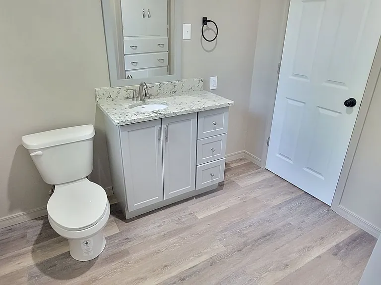 2112 Axtell St — Photo 19
