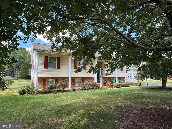 3 Meadow Ln, Luray, VA 22835