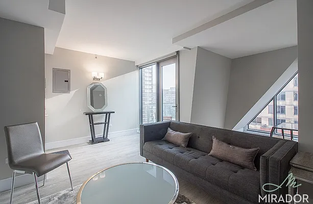 Rented by Mirador Real Estate | media 78