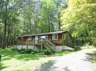 183 Tulip St, Dingmans Ferry, PA 18328