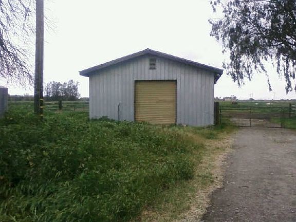 4th image of 15404 Avenue 24
