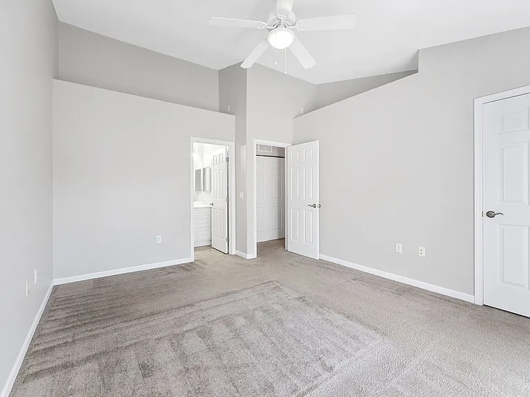 903 Shadow Ln — Photo 9