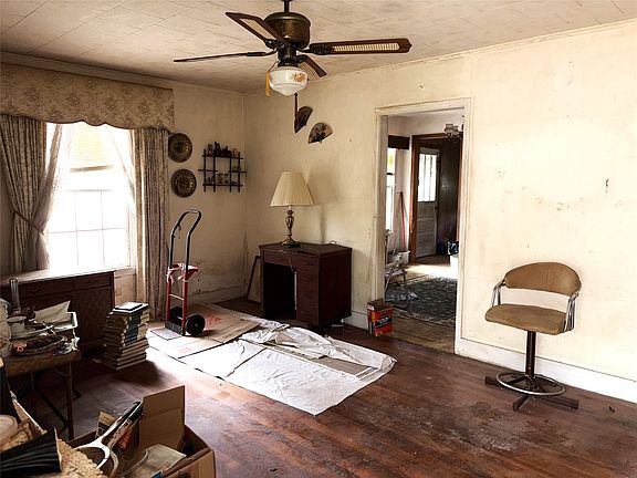 2nd image of 109 Washington St