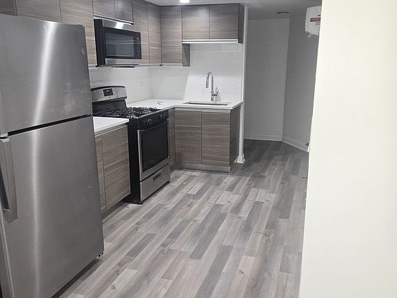 4th image of 5023 S Indiana Ave #Basement