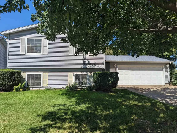 101 Anton Dr, La Porte City, IA 50651
