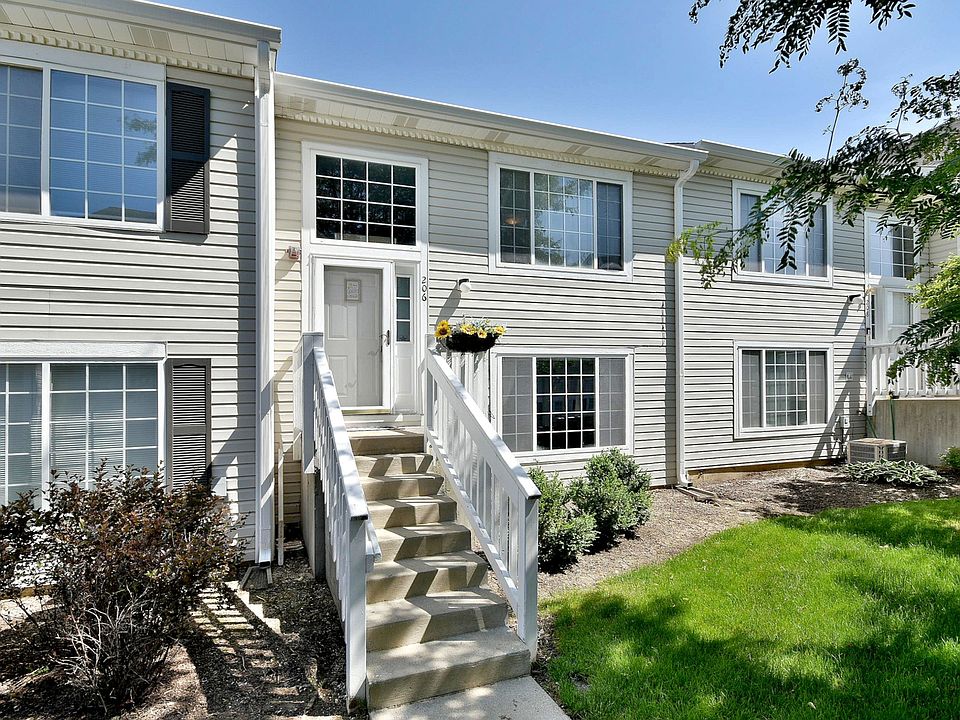 1st image of 206 E Victoria Cir #206