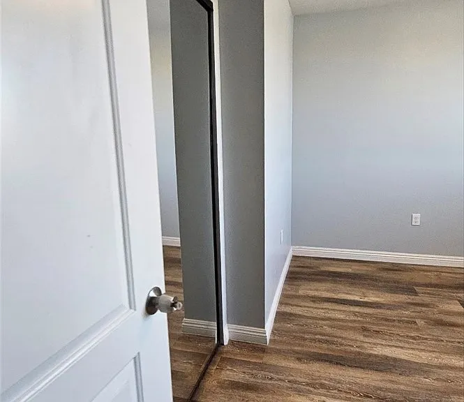 213 W 43rd Pl — Photo 13