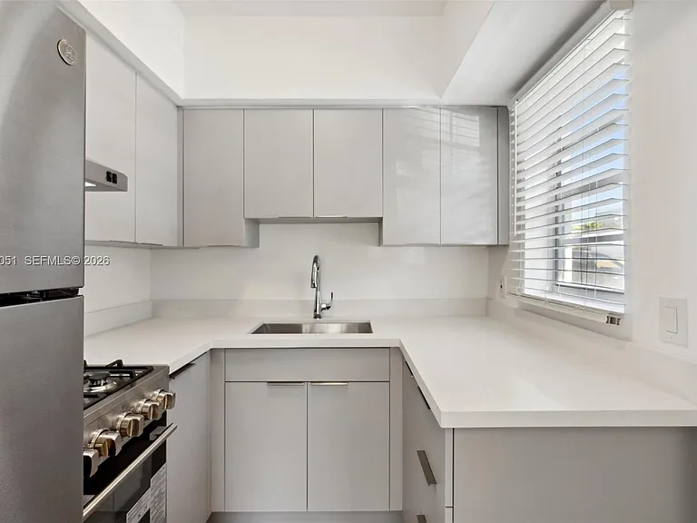 221 Antiquera Ave #8 — Photo 12
