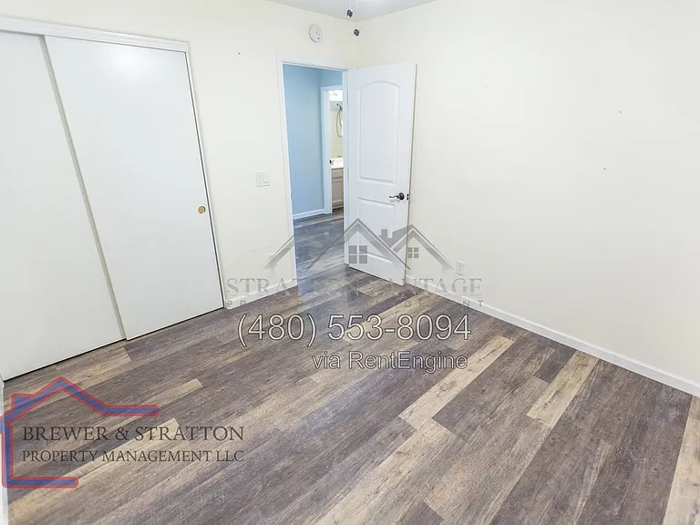 689 W Constitution Dr — Photo 26