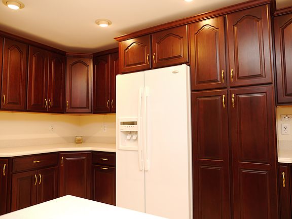 Great Storage,Corian Counter