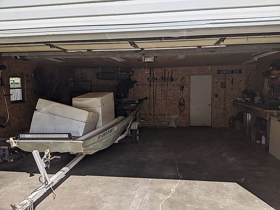 3rd image of 706 W Robinson St
