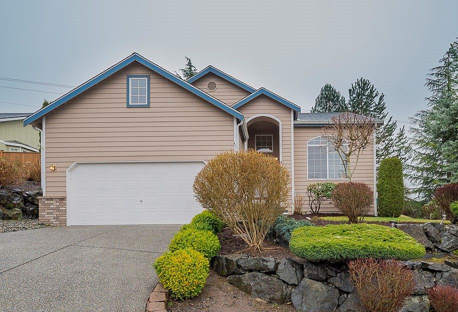 1st image of 7404 84th Pl NE