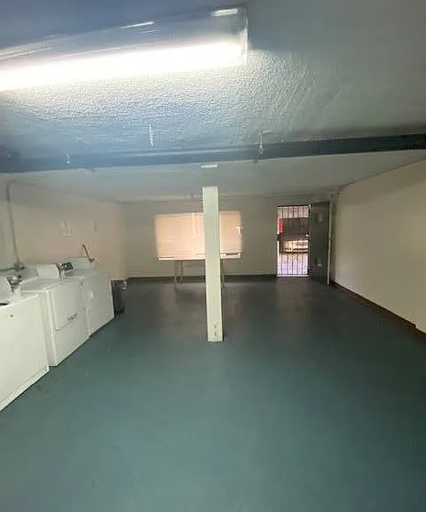 4014 Stevely Ave. — Photo 10
