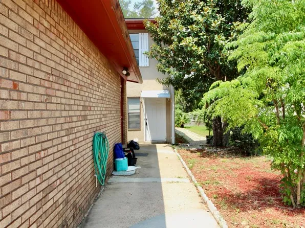 41 12th St #1, Shalimar, FL 32579