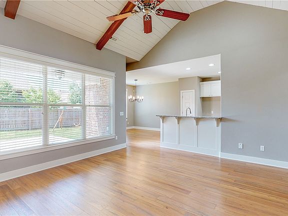 4th image of 3043 E Peaceful Dr