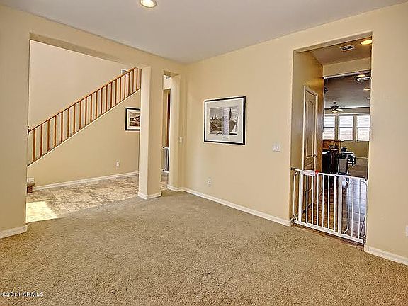 5th image of 656 E Diamond Dr