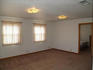 2nd image of 1008 Ash St