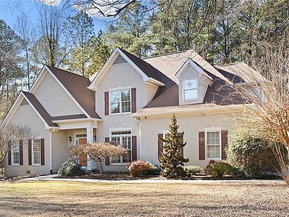 3rd image of 165 Redspire Ln