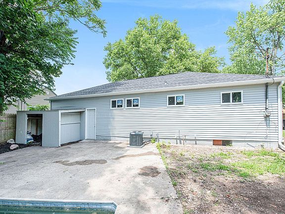 5th image of 158 Floral Dr