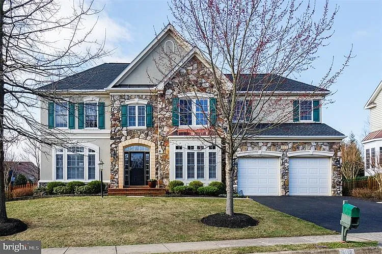 907 Lackawanna Way NE photo 1