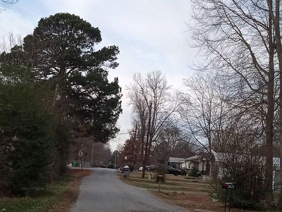 5th image of 3621 Lincoln Ave