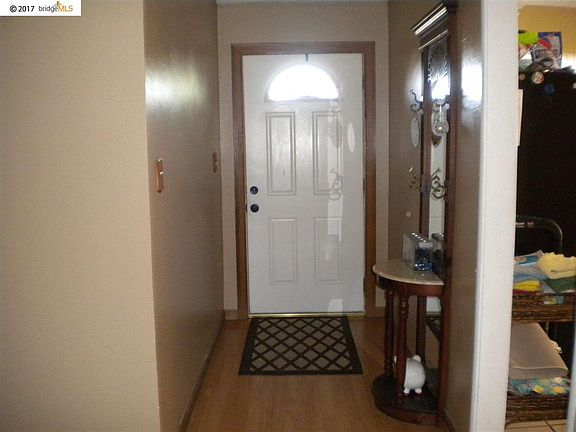 2nd image of 860 Santa Ana Dr