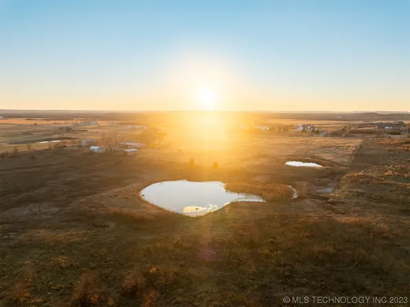 2 E 126th St N, Skiatook, OK 74070