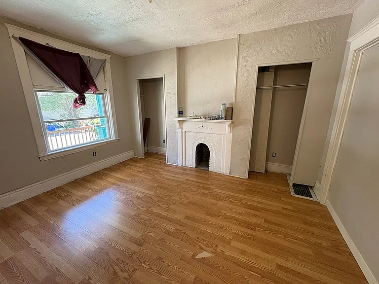 207 Dunseith St — Photo 7