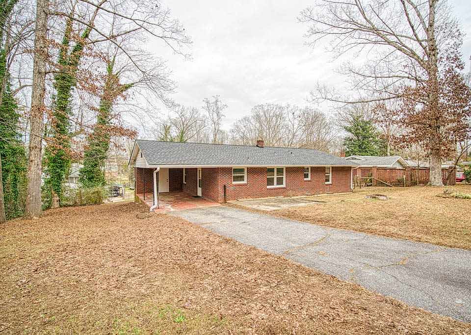 1st image of 301 Amherst Dr