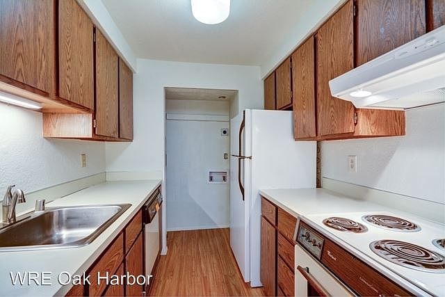 1st image of 270 SE Barrington Dr #206